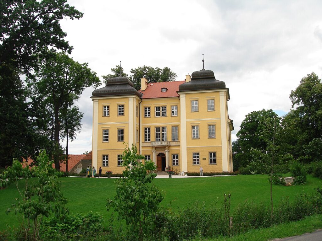 1280px Łomnica Palace, woj. Dolny Śląsk, Poland panoramio