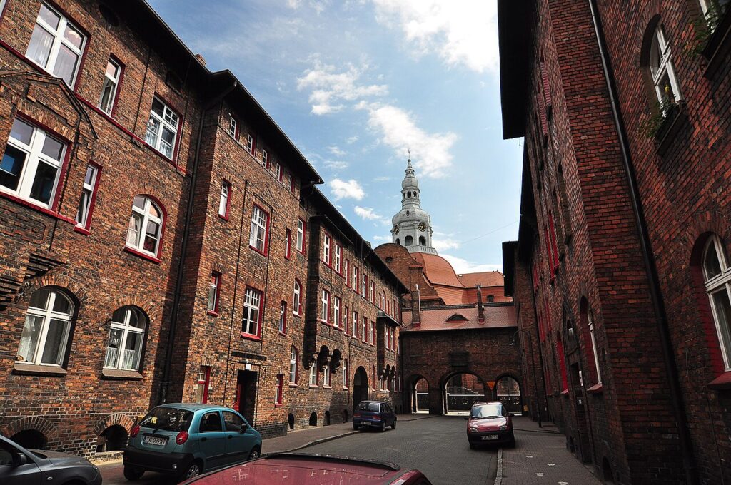1280px Nikiszowiec (8845681853)