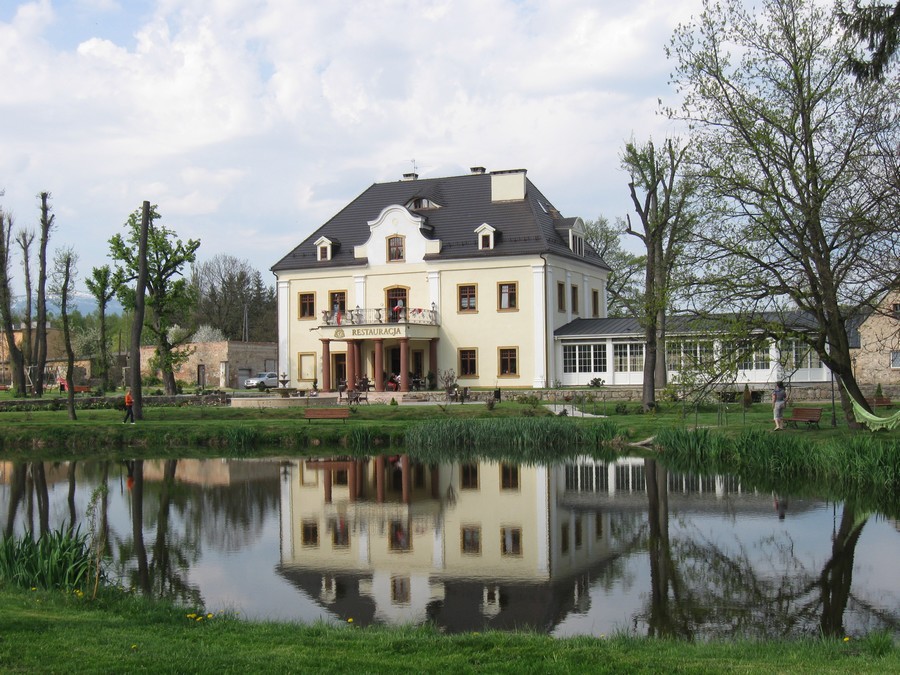 Staniszów pałac na wodzie 3